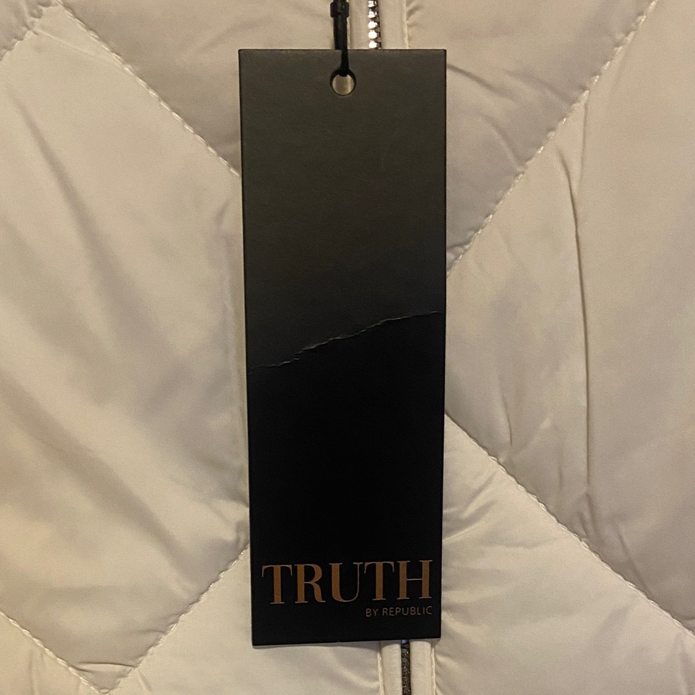 Truth White Quilted Vest Size Medium - Picture 4 of 6